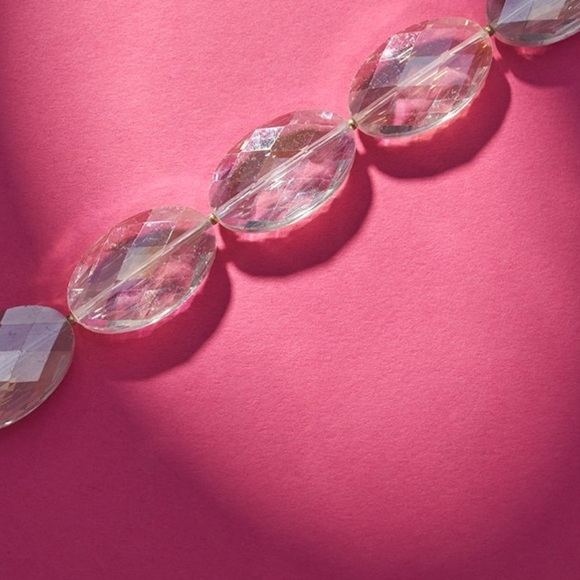 New Francesca’s Luxe Large Faceted Crystal Statement Necklace - Picture 5 of 5